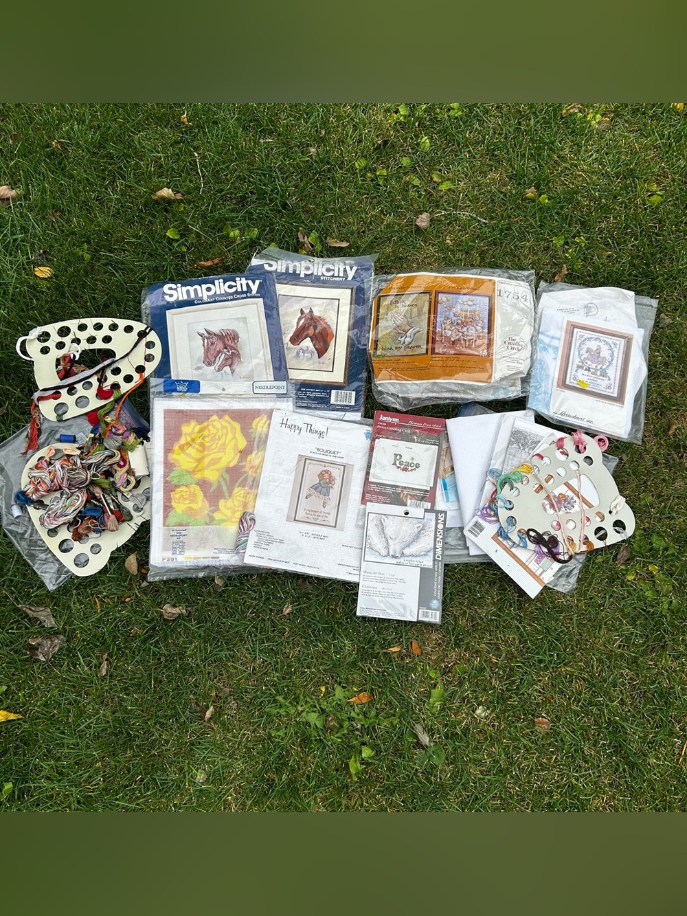 Lot of Cross Stitch Embroidery Crafts & Thread - Horses, Christmas, Polar Bears